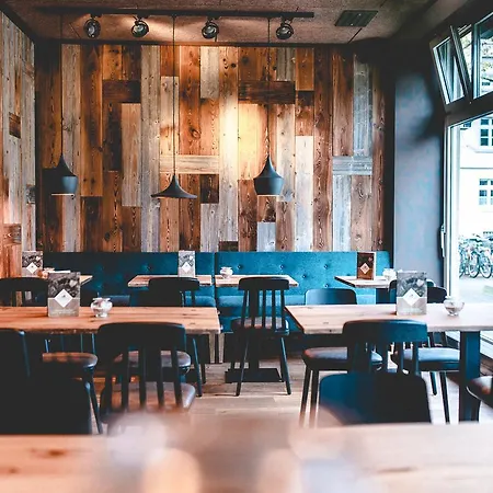 Am Tiergarten 3* 카를스루에