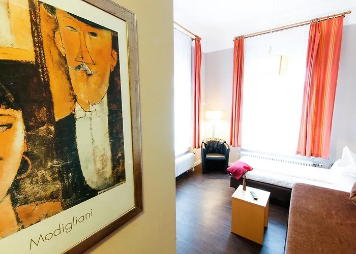 Am Tiergarten 3* カールスルーエ