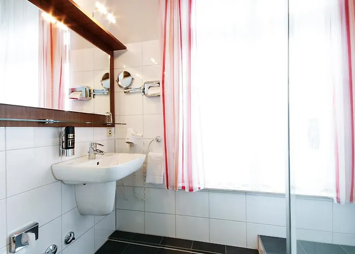 Am Tiergarten 3* カールスルーエ